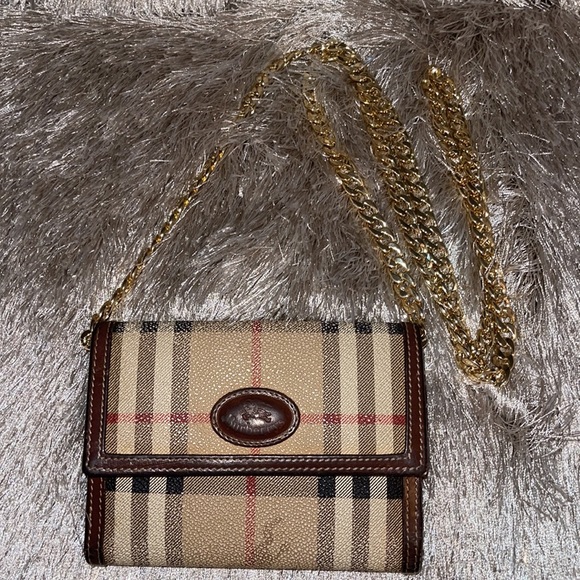 💯authentic EUC Burberry trifold wallet on a chain - Picture 2 of 16